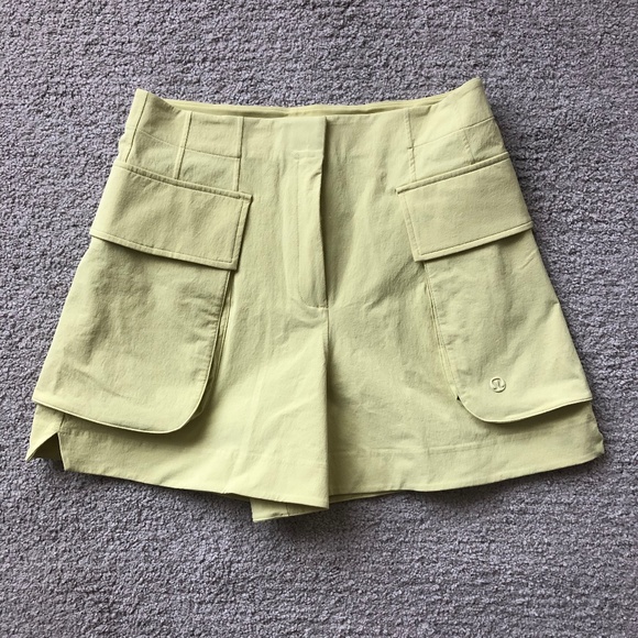 Lululemon Relaxed Fit Super High Rise Cargo Short 4” - Picture 12 of 13